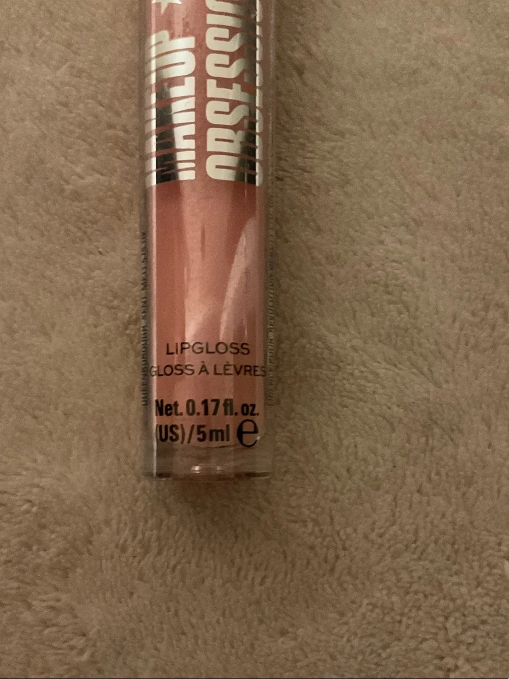 MAKEUP Revolution Hydrating Lip Gloss – Soft Pink Shine